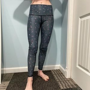 Teeki size medium rose leggings